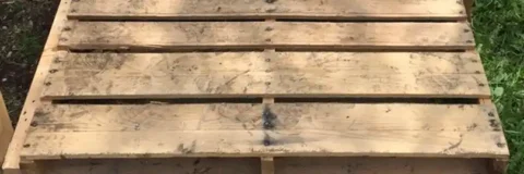 Pallet wooden walkway | Foundations
