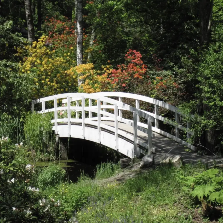 Garden and pond bridges | Foundation solutions