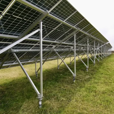 Solar array | Solar panels mounted on ground screws